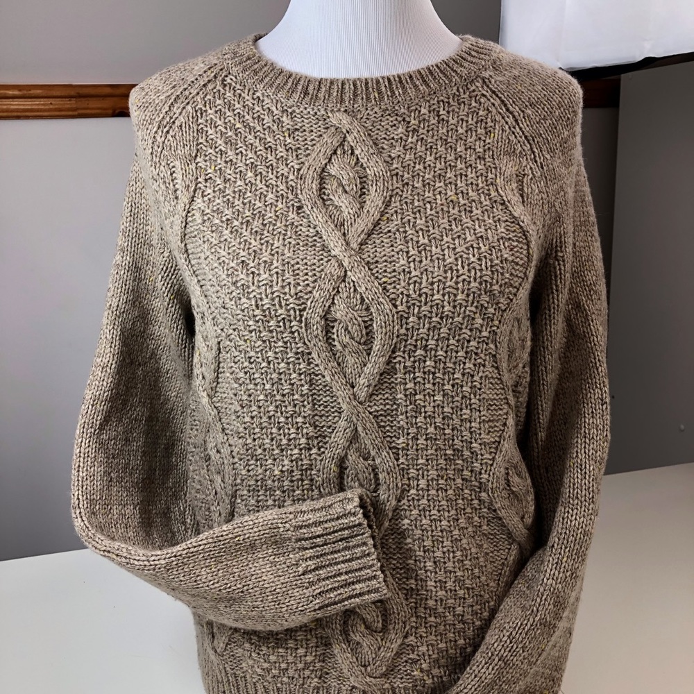 Cable knit H&M sweater Size Small